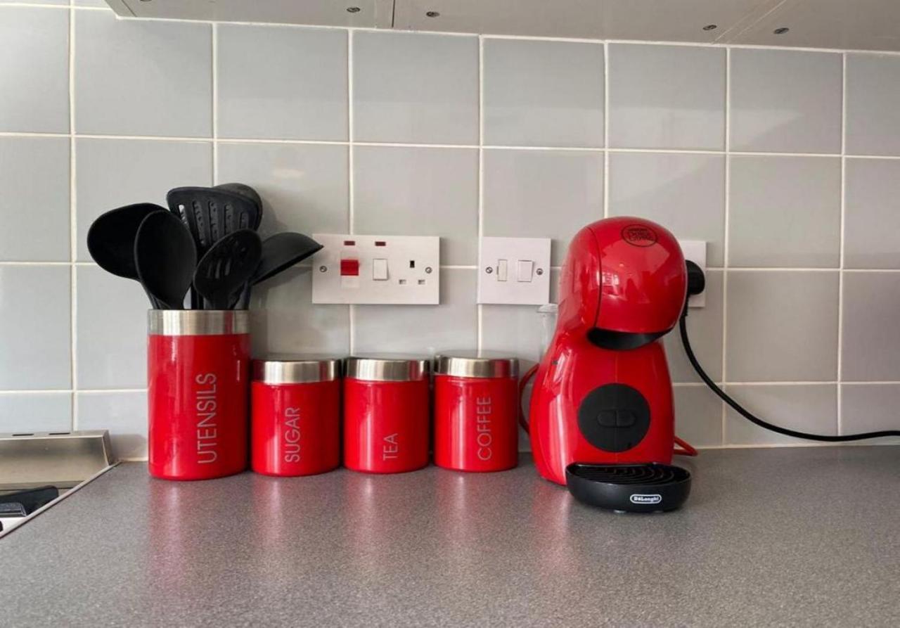 Stunning Four Bedroom House Close To Excel, O2 & Central London With Free Parking Екстериор снимка