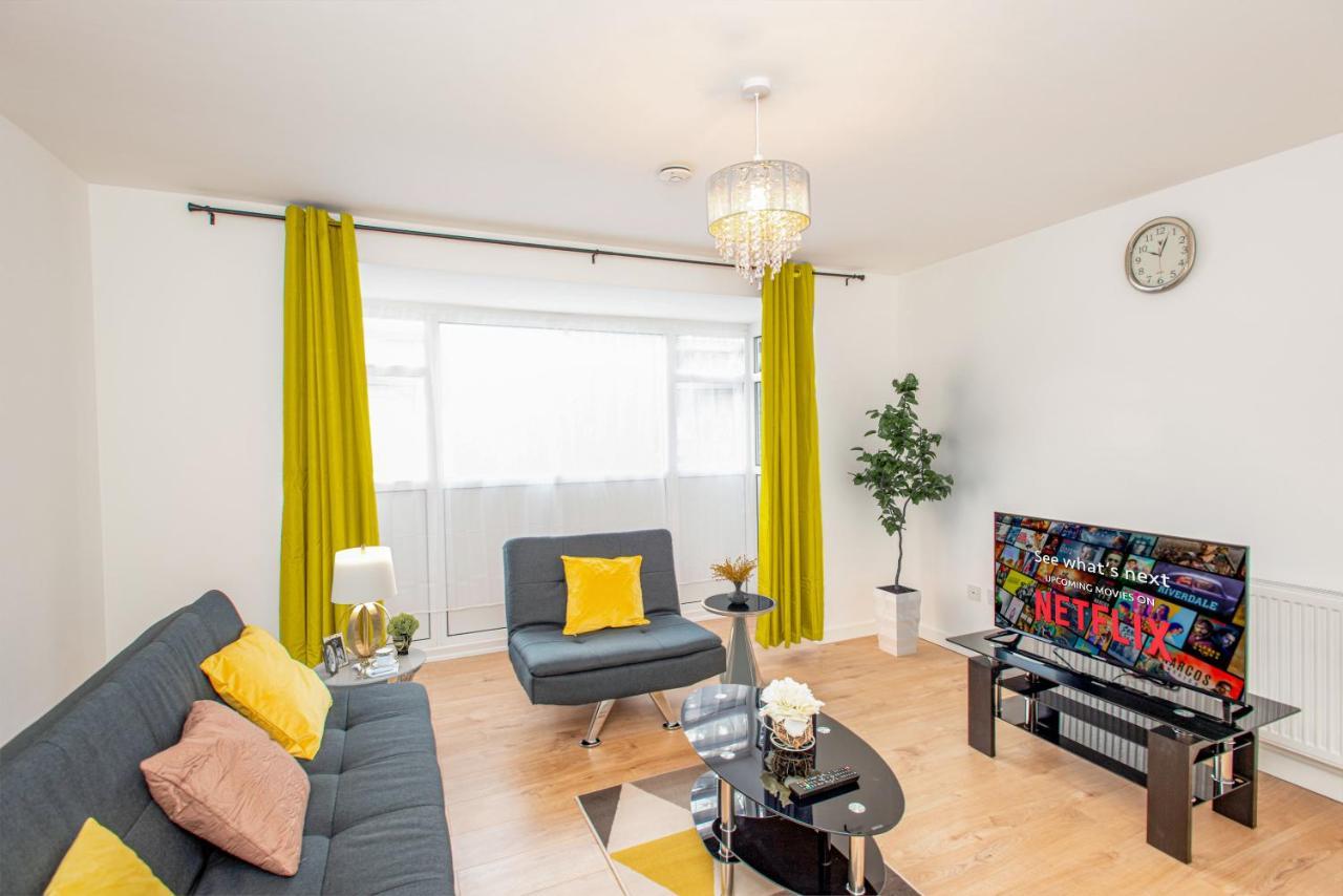 Stunning Four Bedroom House Close To Excel, O2 & Central London With Free Parking Екстериор снимка