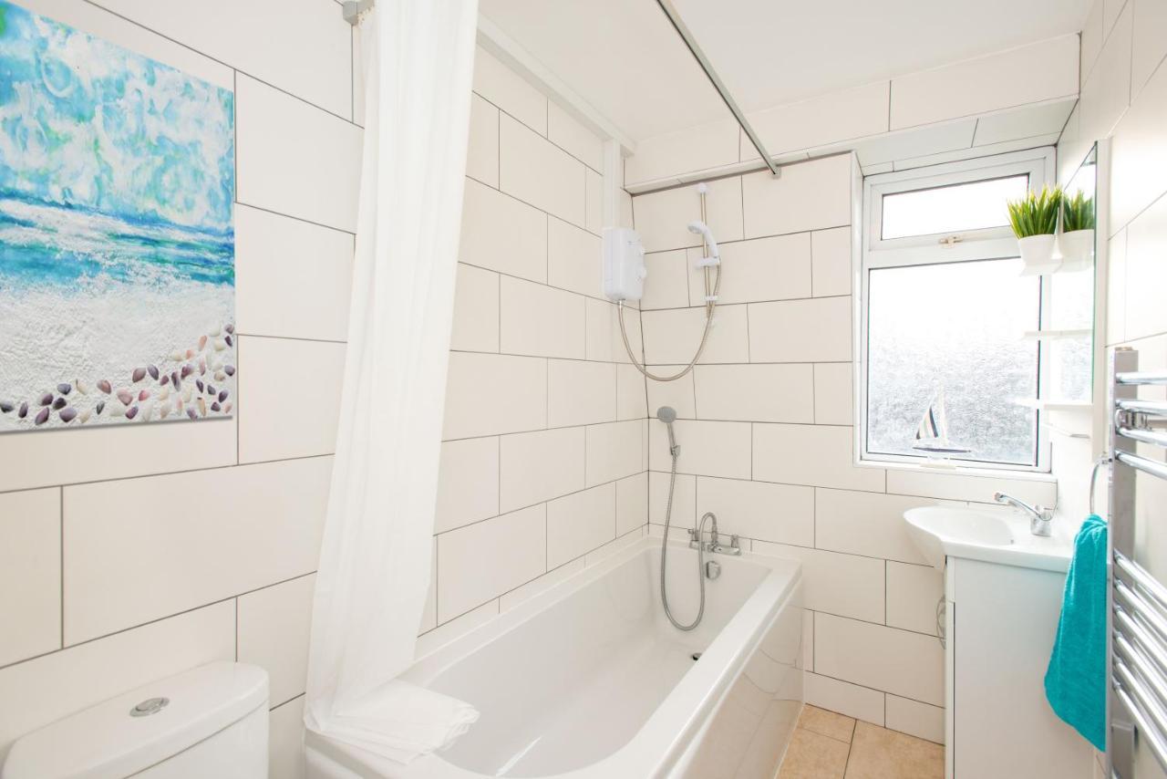 Stunning Four Bedroom House Close To Excel, O2 & Central London With Free Parking Екстериор снимка